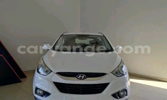 Buy Used Hyundai Ix35 White Car in Gobabis in Omaheke