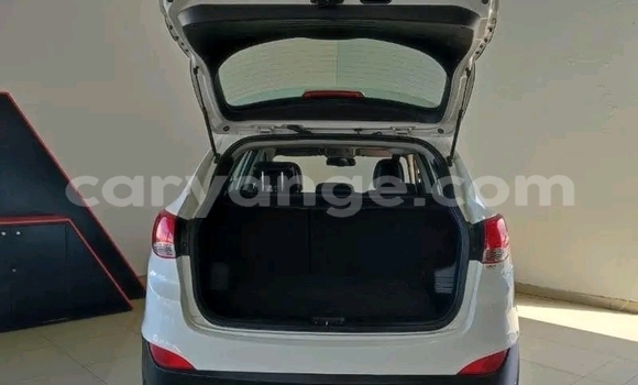 Buy Used Hyundai Ix35 White Car in Gobabis in Omaheke Buy Used Hyundai Ix35 White Car in Gobabis in Omaheke