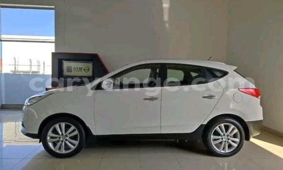 Buy Used Hyundai Ix35 White Car in Gobabis in Omaheke Buy Used Hyundai Ix35 White Car in Gobabis in Omaheke