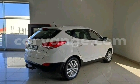 Buy Used Hyundai Ix35 White Car in Gobabis in Omaheke Buy Used Hyundai Ix35 White Car in Gobabis in Omaheke