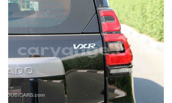 Acheter Import Voiture Toyota Prado Blanc à Import - Dubai, Namibie Acheter Import Voiture Toyota Prado Blanc à Import - Dubai, Namibie