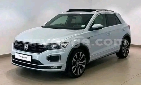 Buy Used Volkswagen T-Roc White Car in Gobabis in Omaheke Buy Used Volkswagen T-Roc White Car in Gobabis in Omaheke