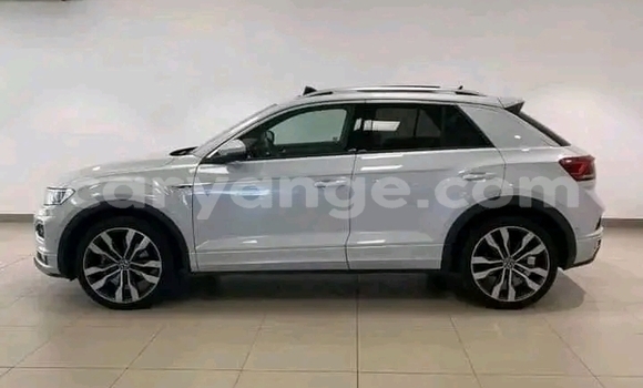 Buy Used Volkswagen T-Roc White Car in Gobabis in Omaheke Buy Used Volkswagen T-Roc White Car in Gobabis in Omaheke