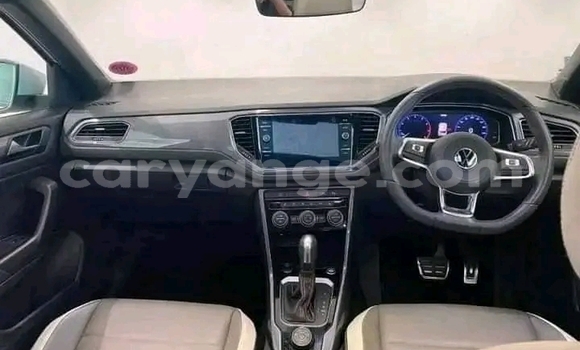 Buy Used Volkswagen T-Roc White Car in Gobabis in Omaheke Buy Used Volkswagen T-Roc White Car in Gobabis in Omaheke