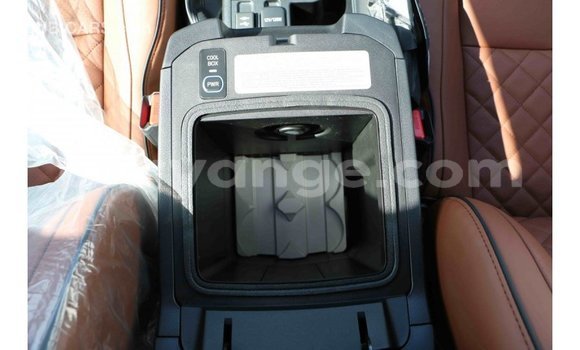 Acheter Import Voiture Toyota Prado Blanc à Import - Dubai, Namibie Acheter Import Voiture Toyota Prado Blanc à Import - Dubai, Namibie