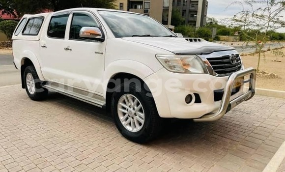 Buy Used Toyota Hilux White Car in Grootfontein in Namibia Buy Used Toyota Hilux White Car in Grootfontein in Namibia