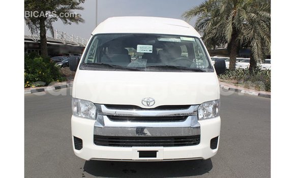 Acheter Import Voiture Toyota Hi Ace Blanc à Import - Dubai, Namibie Acheter Import Voiture Toyota Hi Ace Blanc à Import - Dubai, Namibie