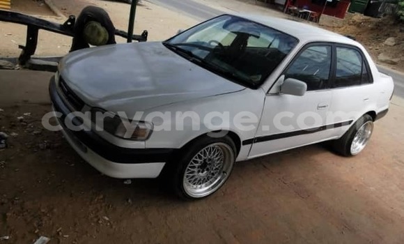 Acheter Occasion Voiture Toyota IST Blanc à Bethanien, Karas