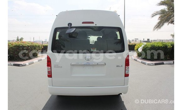 Acheter Import Voiture Toyota Hi Ace Blanc à Import - Dubai, Namibie Acheter Import Voiture Toyota Hi Ace Blanc à Import - Dubai, Namibie