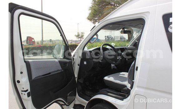 Acheter Import Voiture Toyota Hi Ace Blanc à Import - Dubai, Namibie Acheter Import Voiture Toyota Hi Ace Blanc à Import - Dubai, Namibie