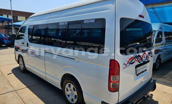 Buy Used Toyota Hi Ace White Car in Windhoek in Namibia Buy Used Toyota Hi Ace White Car in Windhoek in Namibia
