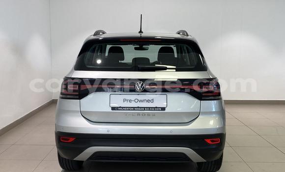 Acheter Occasion Voiture Volkswagen T-Roc Gris à Aranos, Hardap Acheter Occasion Voiture Volkswagen T-Roc Gris à Aranos, Hardap