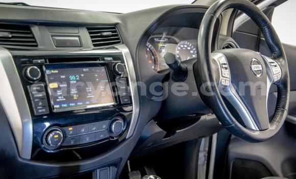Acheter Occasion Voiture Nissan Navara Blanc à Gobabis, Omaheke Acheter Occasion Voiture Nissan Navara Blanc à Gobabis, Omaheke