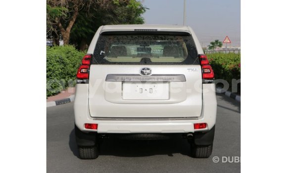 Acheter Import Voiture Toyota Prado Blanc à Import - Dubai, Namibie Acheter Import Voiture Toyota Prado Blanc à Import - Dubai, Namibie