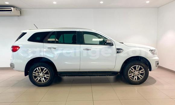 Acheter Occasion Voiture Ford Everest Blanc à Windhoek, Namibie Acheter Occasion Voiture Ford Everest Blanc à Windhoek, Namibie