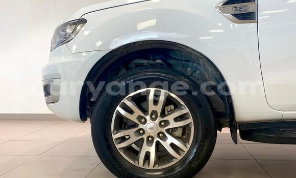 Acheter Occasion Voiture Ford Everest Blanc à Windhoek, Namibie Acheter Occasion Voiture Ford Everest Blanc à Windhoek, Namibie