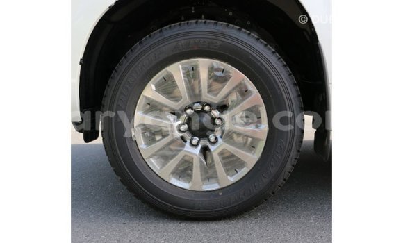 Acheter Import Voiture Toyota Prado Blanc à Import - Dubai, Namibie Acheter Import Voiture Toyota Prado Blanc à Import - Dubai, Namibie