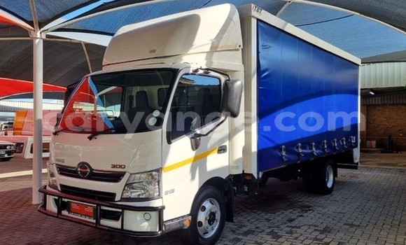Buy Used Hino 300 Series White Truck in Windhoek in Namibia Buy Used Hino 300 Series White Truck in Windhoek in Namibia
