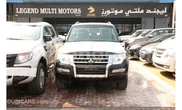 Acheter Import Voiture Mitsubishi Pajero Noir à Import - Dubai, Namibie Acheter Import Voiture Mitsubishi Pajero Noir à Import - Dubai, Namibie