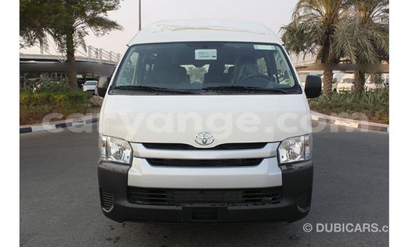 Acheter Import Voiture Toyota Hi Ace Blanc à Import - Dubai, Namibie Acheter Import Voiture Toyota Hi Ace Blanc à Import - Dubai, Namibie