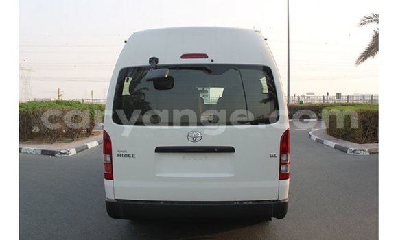 Acheter Import Voiture Toyota Hi Ace Blanc à Import - Dubai, Namibie Acheter Import Voiture Toyota Hi Ace Blanc à Import - Dubai, Namibie