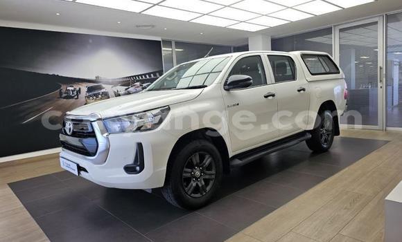 Buy Used Toyota Hilux White Car in Gobabis in Omaheke Buy Used Toyota Hilux White Car in Gobabis in Omaheke
