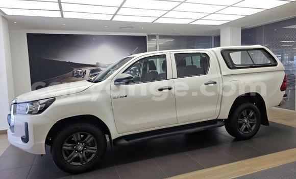 Buy Used Toyota Hilux White Car in Gobabis in Omaheke Buy Used Toyota Hilux White Car in Gobabis in Omaheke