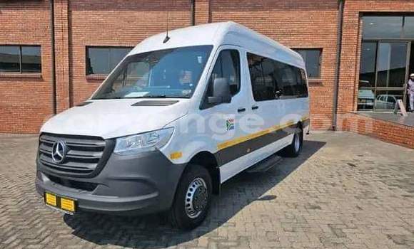 Acheter Occasion Voiture Mercedes-Benz 300CD Blanc à Windhoek, Namibie