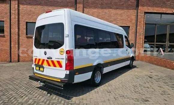 Buy Used Mercedes-Benz 300CD White Car in Windhoek in Namibia Buy Used Mercedes-Benz 300CD White Car in Windhoek in Namibia