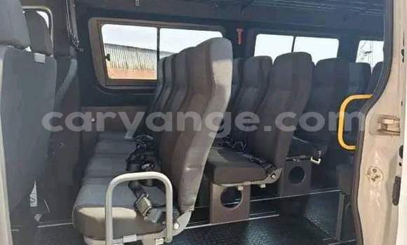 Buy Used Mercedes-Benz 300CD White Car in Windhoek in Namibia Buy Used Mercedes-Benz 300CD White Car in Windhoek in Namibia