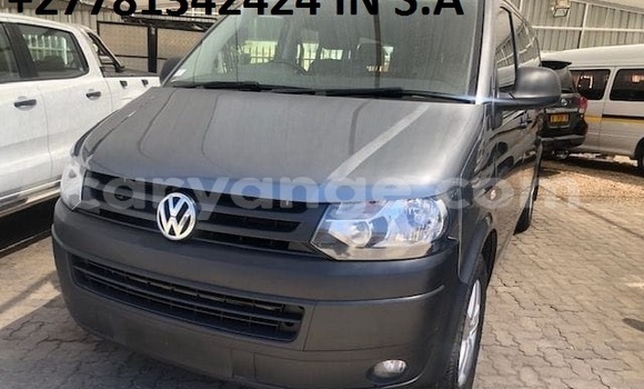 Acheter Occasion Voiture Volkswagen Caravelle Gris à Windhoek, Namibie