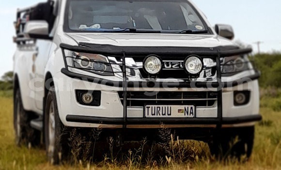 Acheter Occasion Voiture Isuzu KB Blanc à Windhoek, Namibie Acheter Occasion Voiture Isuzu KB Blanc à Windhoek, Namibie
