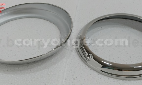 Acheter Headlight Bezel 300SL à Otavi, Oshikoto Acheter Headlight Bezel 300SL à Otavi, Oshikoto