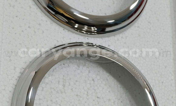 Acheter Headlight Bezel 300SL à Otavi, Oshikoto Acheter Headlight Bezel 300SL à Otavi, Oshikoto