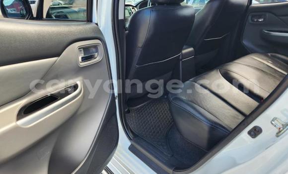 Acheter Occasion Voiture Mitsubishi Triton Blanc à Windhoek, Namibie Acheter Occasion Voiture Mitsubishi Triton Blanc à Windhoek, Namibie