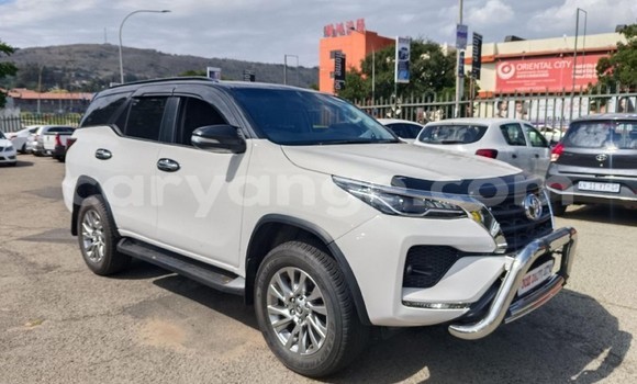 Buy Used Toyota Fortuner White Car in Windhoek in Namibia Buy Used Toyota Fortuner White Car in Windhoek in Namibia