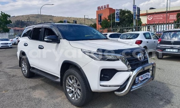 Buy Used Toyota Fortuner White Car in Windhoek in Namibia Buy Used Toyota Fortuner White Car in Windhoek in Namibia