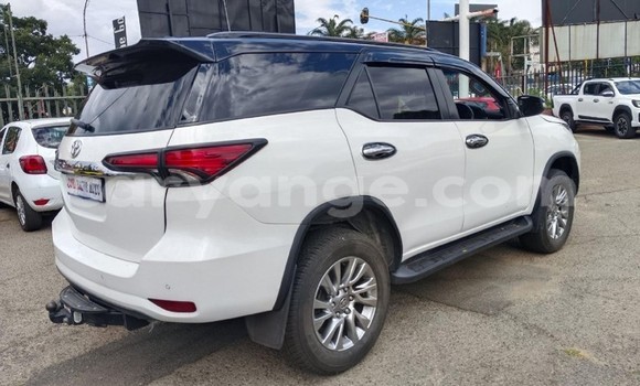 Buy Used Toyota Fortuner White Car in Windhoek in Namibia Buy Used Toyota Fortuner White Car in Windhoek in Namibia