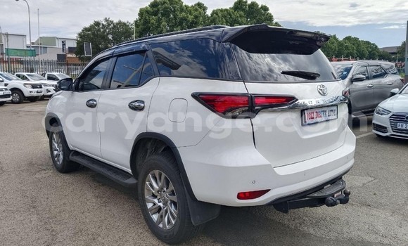 Buy Used Toyota Fortuner White Car in Windhoek in Namibia Buy Used Toyota Fortuner White Car in Windhoek in Namibia
