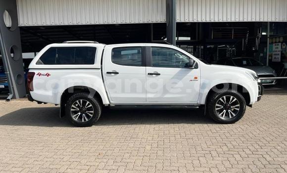 Buy Used Isuzu D–MAX White Car in Windhoek in Namibia Buy Used Isuzu D–MAX White Car in Windhoek in Namibia