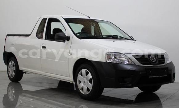 Buy Used Nissan NP 300 White Car in Gobabis in Omaheke Buy Used Nissan NP 300 White Car in Gobabis in Omaheke