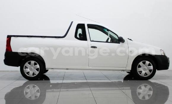 Buy Used Nissan NP 300 White Car in Gobabis in Omaheke Buy Used Nissan NP 300 White Car in Gobabis in Omaheke