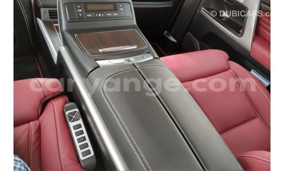 Acheter Import Voiture Toyota Land Cruiser Noir à Import - Dubai, Namibie Acheter Import Voiture Toyota Land Cruiser Noir à Import - Dubai, Namibie