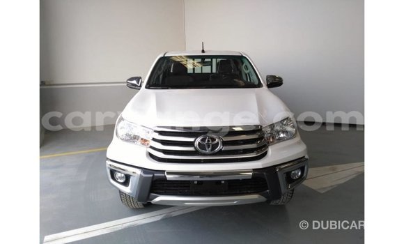 Acheter Import Voiture Toyota Hilux Blanc à Import - Dubai, Namibie Acheter Import Voiture Toyota Hilux Blanc à Import - Dubai, Namibie