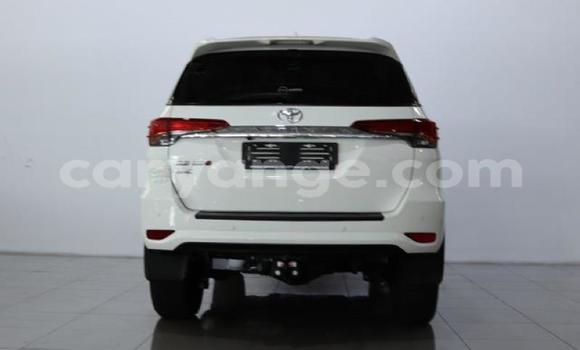 Acheter Occasion Voiture Toyota Fortuner Blanc à Gobabis, Omaheke Acheter Occasion Voiture Toyota Fortuner Blanc à Gobabis, Omaheke