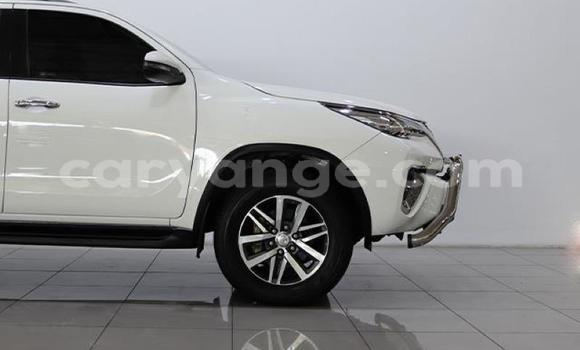 Acheter Occasion Voiture Toyota Fortuner Blanc à Gobabis, Omaheke Acheter Occasion Voiture Toyota Fortuner Blanc à Gobabis, Omaheke
