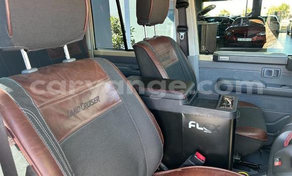 Buy Used Toyota Land Cruiser Beige Car in Windhoek in Namibia Buy Used Toyota Land Cruiser Beige Car in Windhoek in Namibia