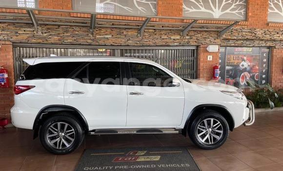 Buy Used Toyota Fortuner White Car in Windhoek in Namibia Buy Used Toyota Fortuner White Car in Windhoek in Namibia