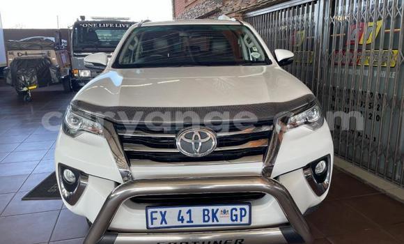 Buy Used Toyota Fortuner White Car in Windhoek in Namibia Buy Used Toyota Fortuner White Car in Windhoek in Namibia