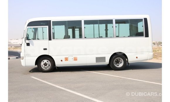 Acheter Import Voiture Nissan 350Z Blanc à Import - Dubai, Namibie Acheter Import Voiture Nissan 350Z Blanc à Import - Dubai, Namibie